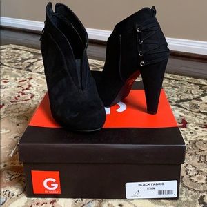 G BY GUESS Black suede GGTENSLEY heels